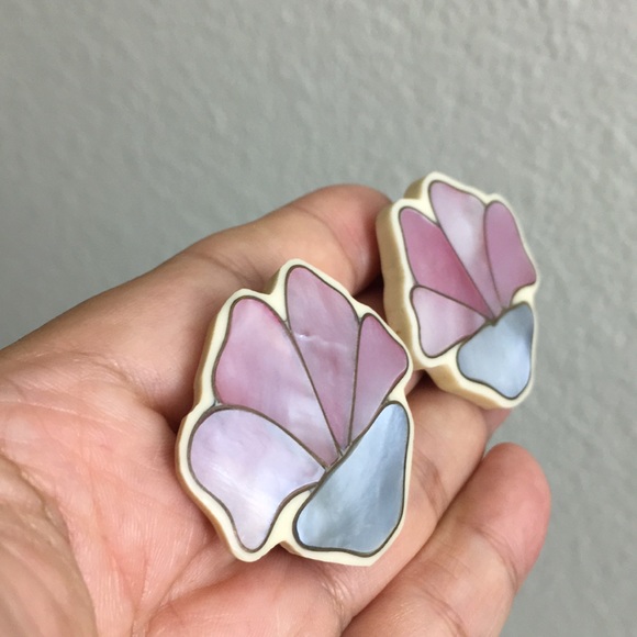 🖤Vtg MOP statement earrings - Picture 2 of 15